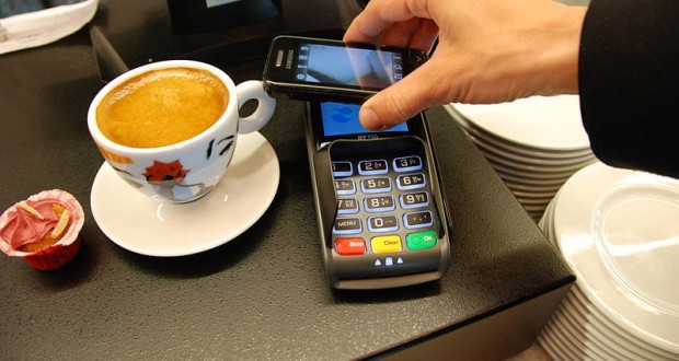 From the 3310 to the iPhone 5S: the evolution of the mobile phone market